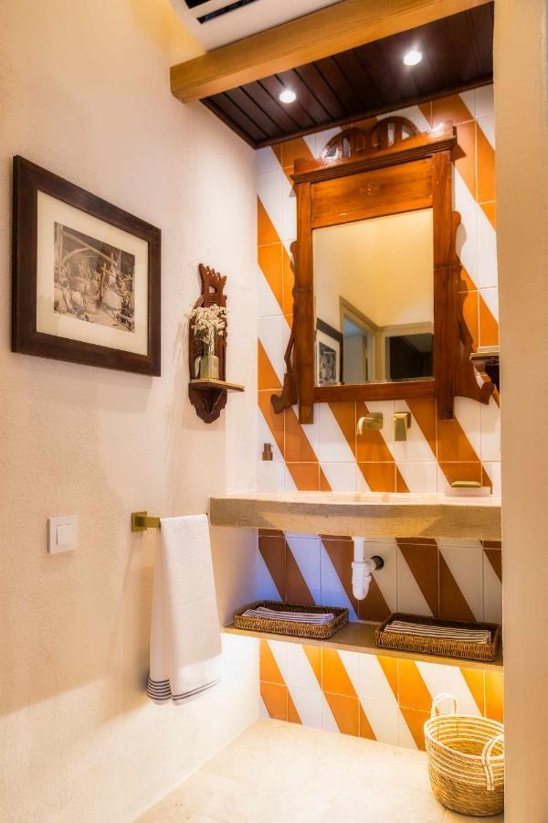 El Molino De Besalu Casa Con Jardin Villa Bagian luar foto