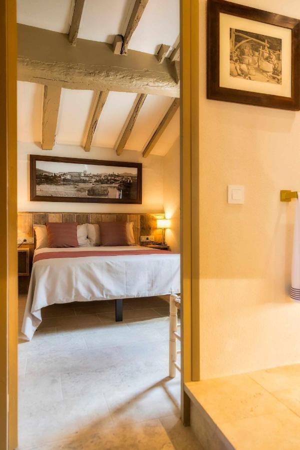El Molino De Besalu Casa Con Jardin Villa Bagian luar foto