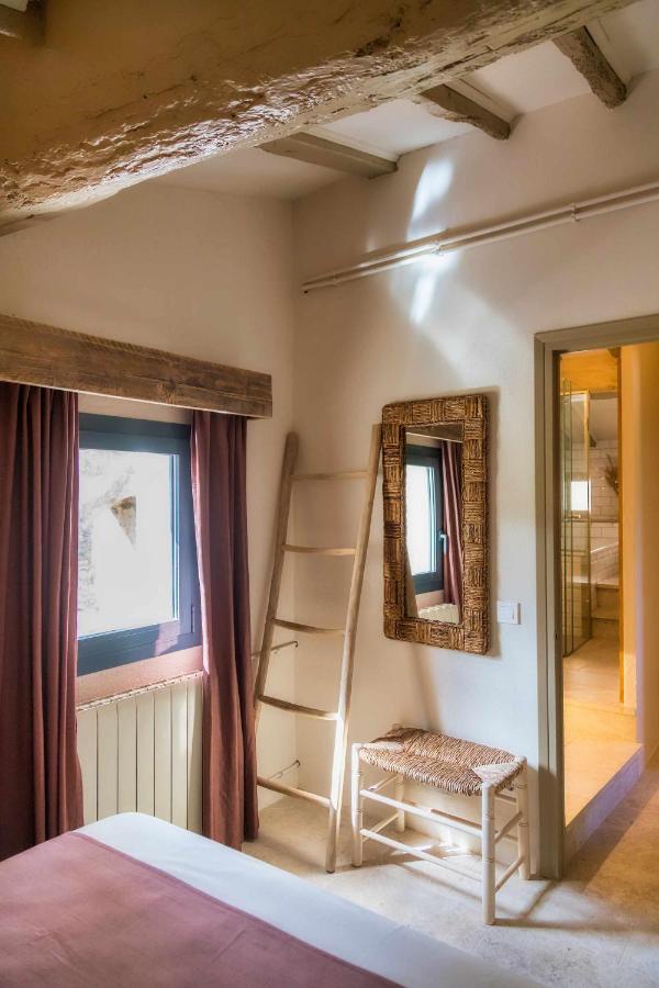 El Molino De Besalu Casa Con Jardin Villa Bagian luar foto